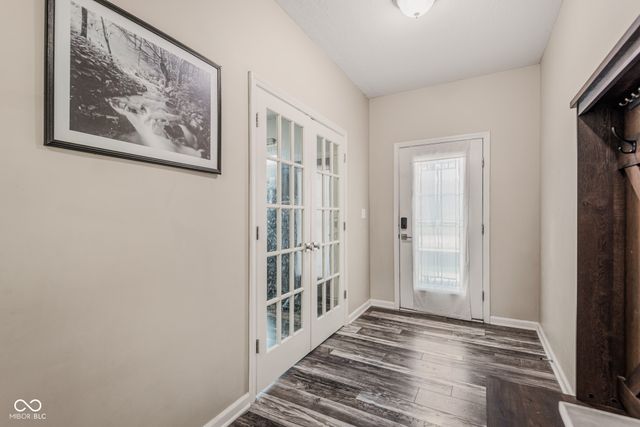 2071 Creek Bank Drive, Columbus, IN 47201