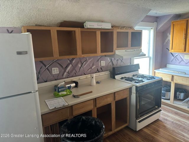 1674 E Clinton Trail, Charlotte, MI 48813