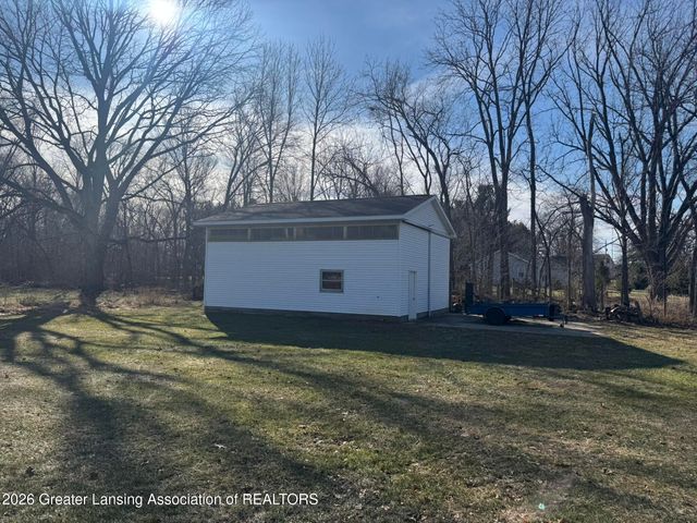 1674 E Clinton Trail, Charlotte, MI 48813