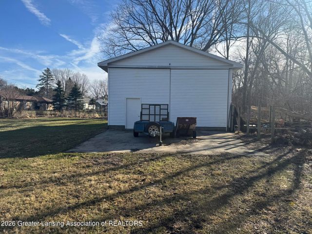 1674 E Clinton Trail, Charlotte, MI 48813