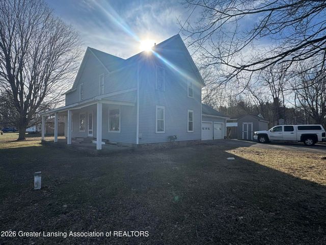 1674 E Clinton Trail, Charlotte, MI 48813