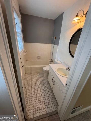 111 Edwards Street, Elberton, GA 30635