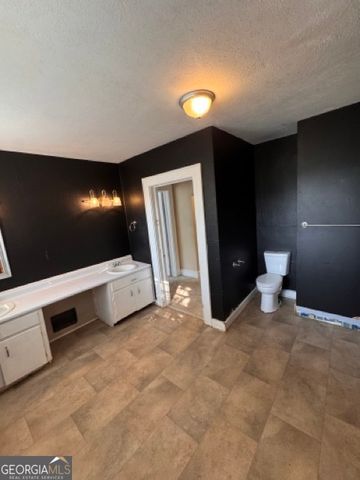 111 Edwards Street, Elberton, GA 30635