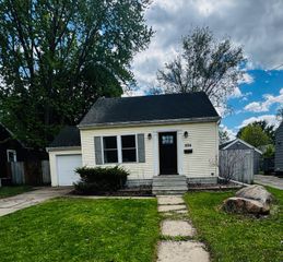 1524 4th Street NE, Rochester, MN 55906