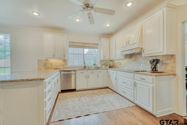 113 Oak Isle Dr., Longview, TX 75605