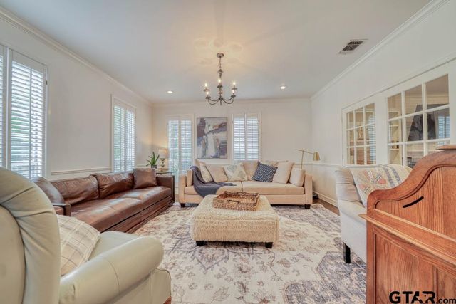 113 Oak Isle Dr., Longview, TX 75605