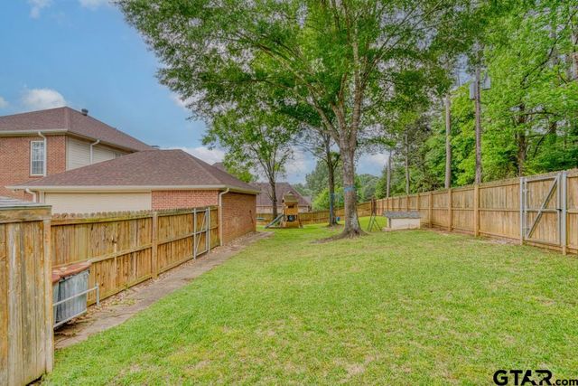 113 Oak Isle Dr., Longview, TX 75605
