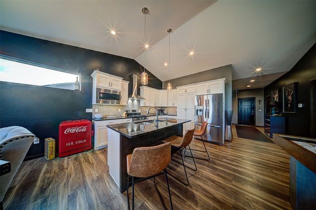 1804 Green Oak Pass, Tiffin, IA 52340