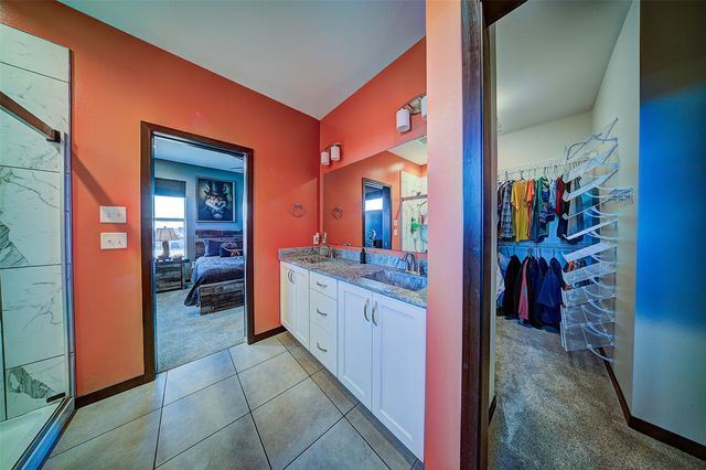 1804 Green Oak Pass, Tiffin, IA 52340