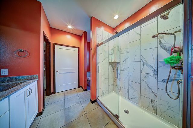 1804 Green Oak Pass, Tiffin, IA 52340