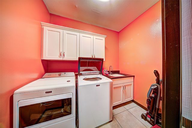 1804 Green Oak Pass, Tiffin, IA 52340