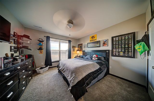 1804 Green Oak Pass, Tiffin, IA 52340