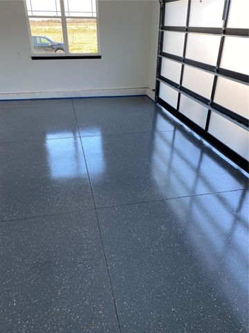 1804 Green Oak Pass, Tiffin, IA 52340