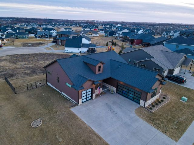 1804 Green Oak Pass, Tiffin, IA 52340