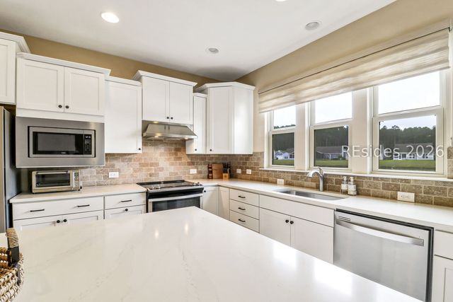 259 Northlake Village Ct, Okatie, SC 29909