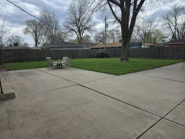 517 Bethel Drive 2S, Joliet, IL 60435