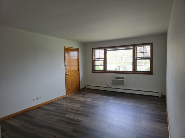 517 Bethel Drive 2S, Joliet, IL 60435