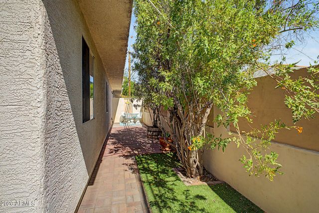 2623 E ROMA Avenue, Phoenix, AZ 85016