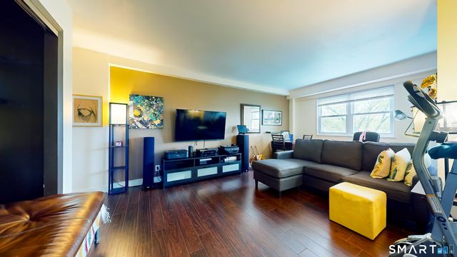 25 Cartright Street 5D, Bridgeport, CT 06604