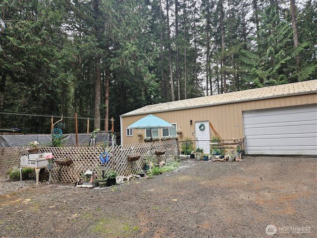 11 N Hamma Hamma Drive W, Hoodsport, WA 98548