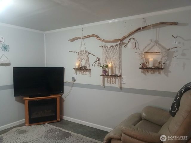 11 N Hamma Hamma Drive W, Hoodsport, WA 98548
