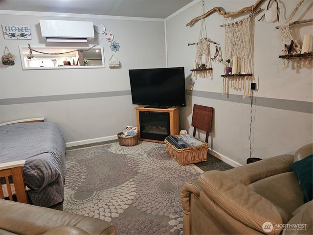 11 N Hamma Hamma Drive W, Hoodsport, WA 98548