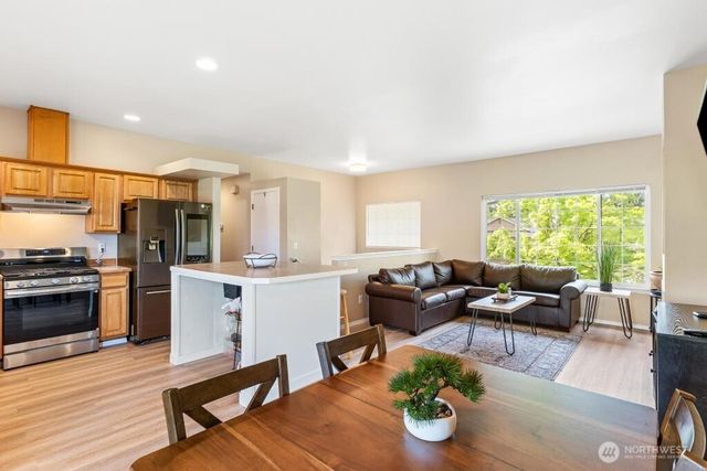 19519 Knoll Drive, Arlington, WA 98223