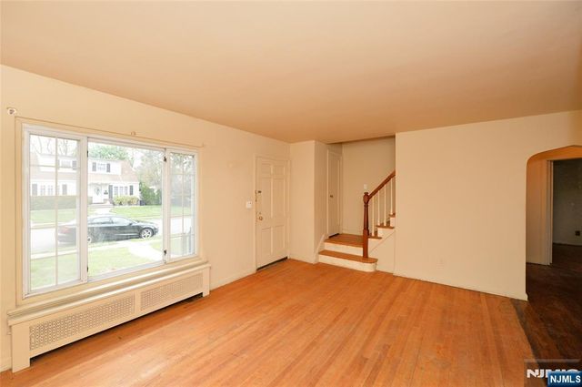 10 Williamson Place, Fair Lawn, NJ 07410