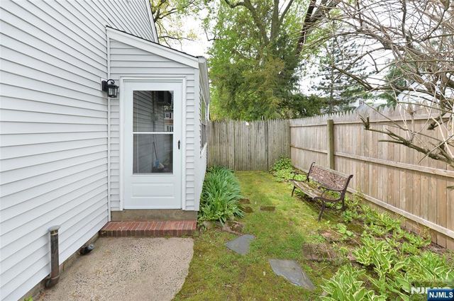 10 Williamson Place, Fair Lawn, NJ 07410
