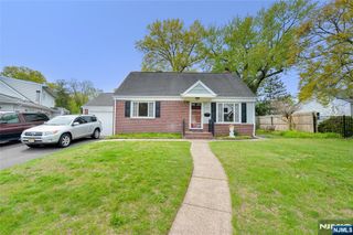 10 Williamson Place, Fair Lawn, NJ 07410