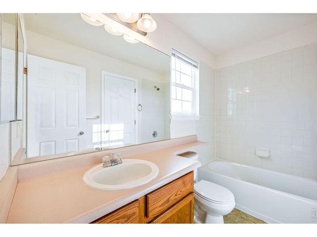 426 Heritage Ln, Johnstown, CO 80534