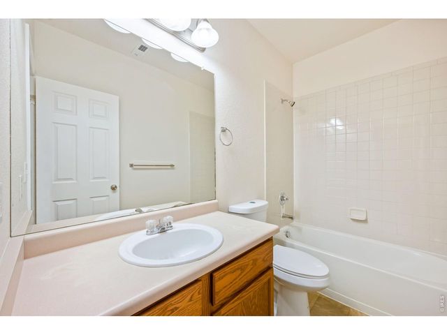 426 Heritage Ln, Johnstown, CO 80534