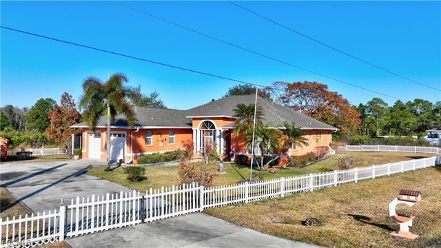 836 Worth AVE S, Lehigh Acres, FL 33974