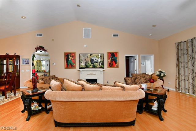 836 Worth AVE S, Lehigh Acres, FL 33974