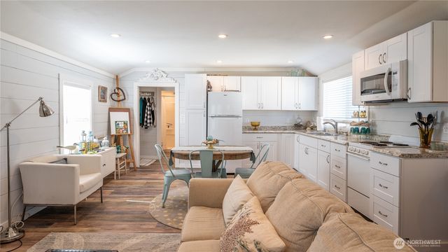 4787 forwood Avenue, Pacific Beach, WA 98571