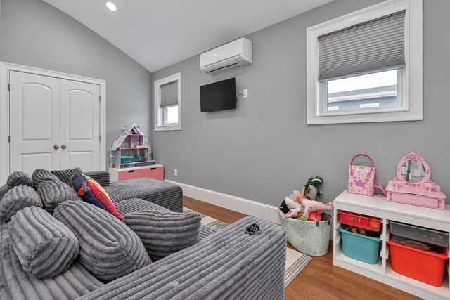 440 Central Ave 2, Milton, MA 02186
