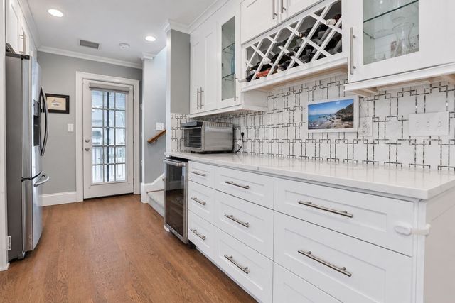 440 Central Ave 2, Milton, MA 02186