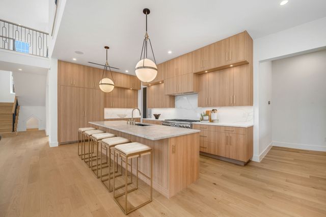 3627 Merrell Road, Dallas, TX 75229