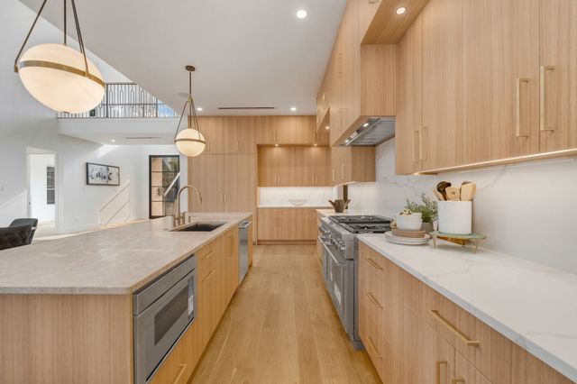 3627 Merrell Road, Dallas, TX 75229