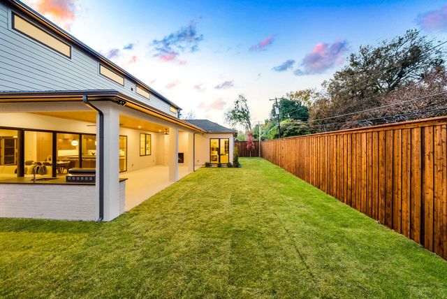 3627 Merrell Road, Dallas, TX 75229