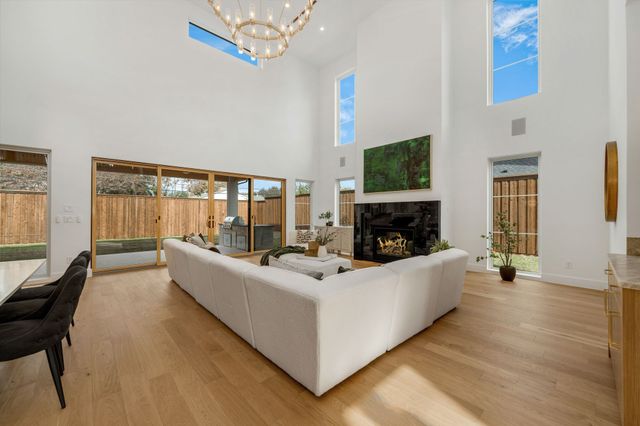 3627 Merrell Road, Dallas, TX 75229