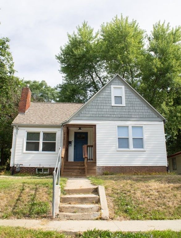 2703 College Avenue, Des Moines, IA 50311