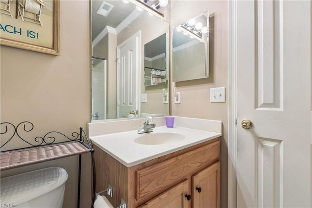 901 Overlook TER, Carrollton, VA 23314