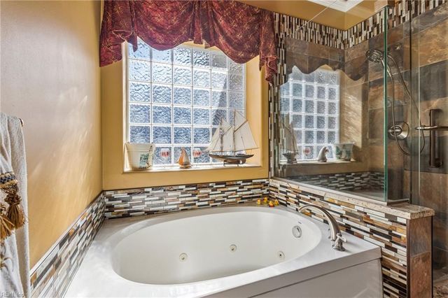 901 Overlook TER, Carrollton, VA 23314