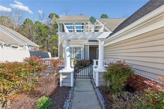 901 Overlook TER, Carrollton, VA 23314