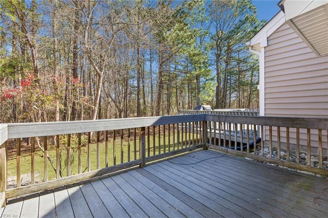 901 Overlook TER, Carrollton, VA 23314