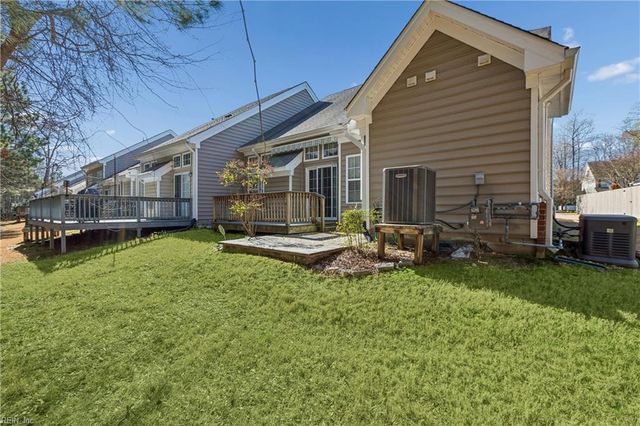 901 Overlook TER, Carrollton, VA 23314