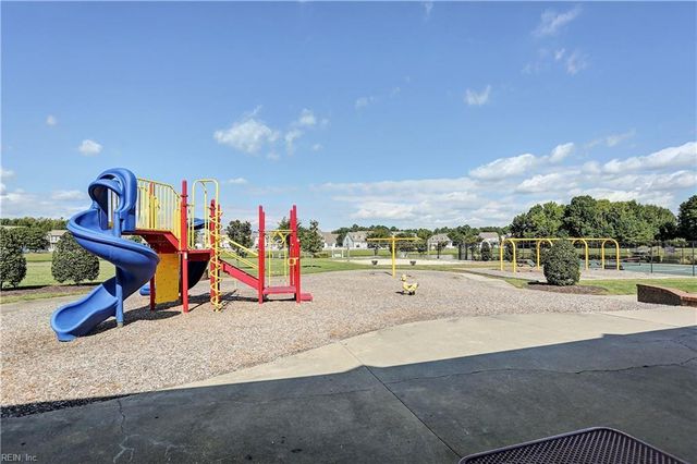 901 Overlook TER, Carrollton, VA 23314