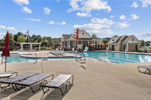 901 Overlook TER, Carrollton, VA 23314