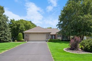 314 Wedgewood Drive, Mahtomedi, MN 55115